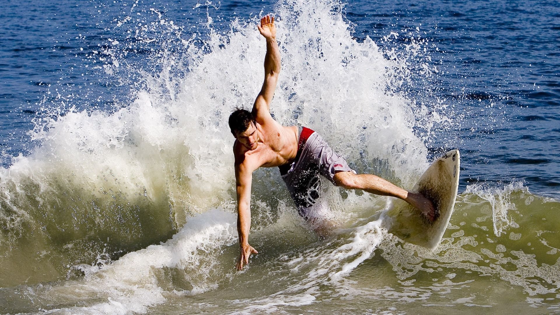 女子橄榄球赛事吸引全球关注，女子橄榄球战况