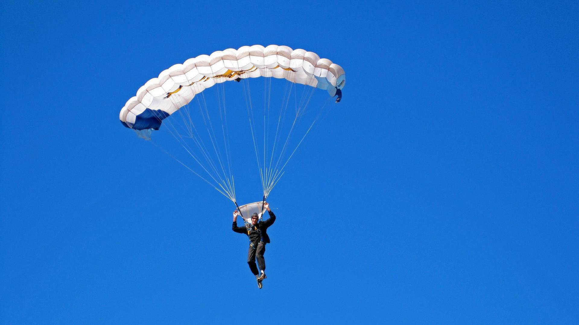 力挽狂澜！运动员“逆风出击”赢得掌声！